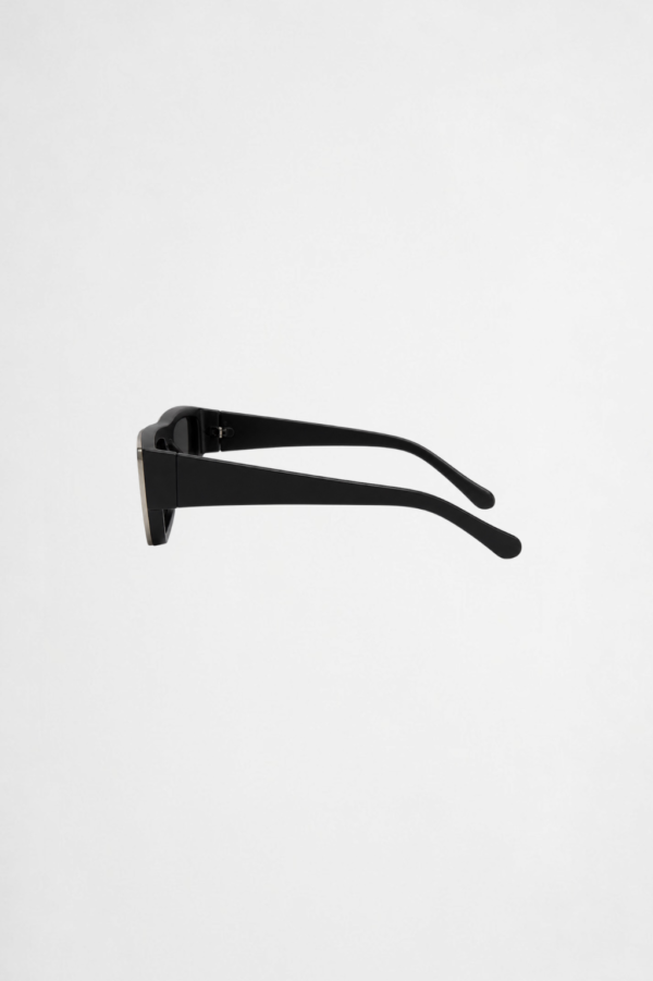 RECTANGULAR FRAME SUNGLASSES
