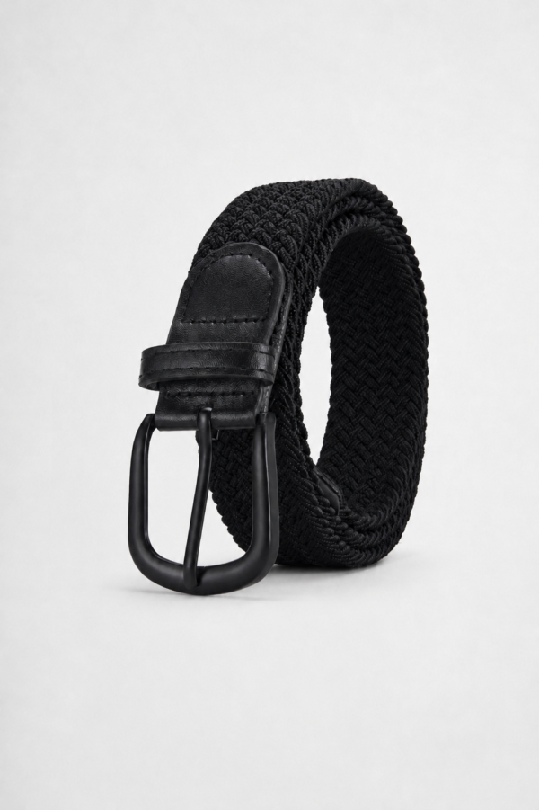 BRAIDED STRETCH BELT Black braided stretch belt with leather trims and metal buckle.