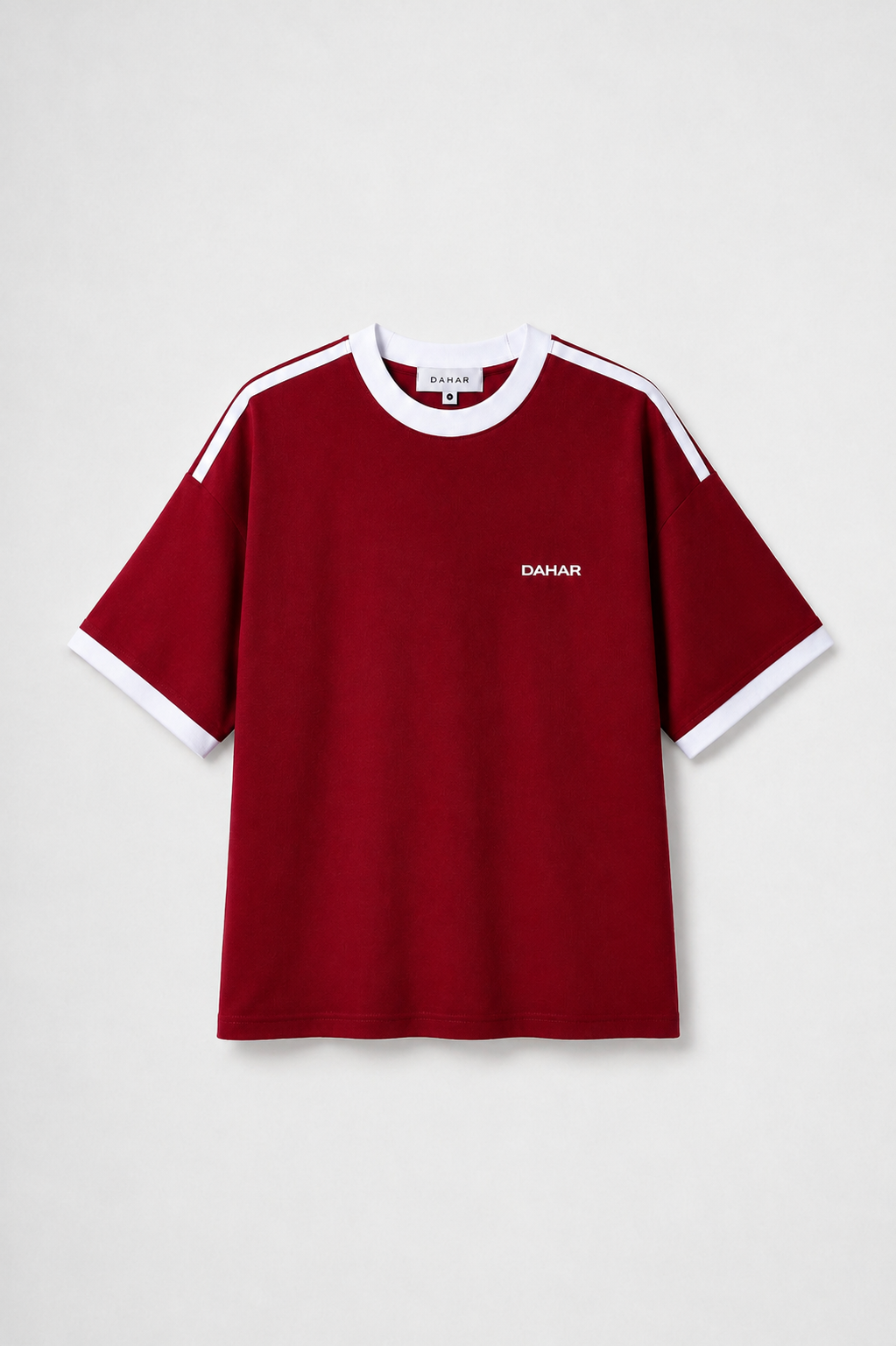 Contrast T-shirt with ribbed collar and sleeve trims.